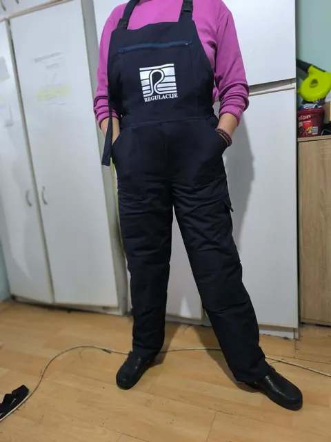 Crni radni kombinezon